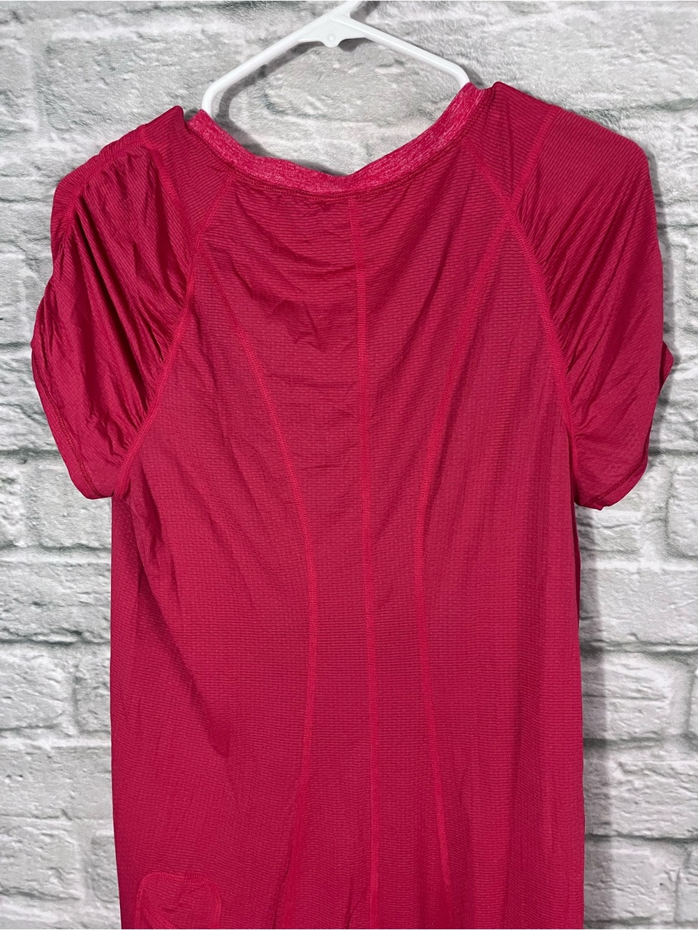 Lululemon size 10 Willpower Tech Tee Top Red Coral - Picture 6 of 10